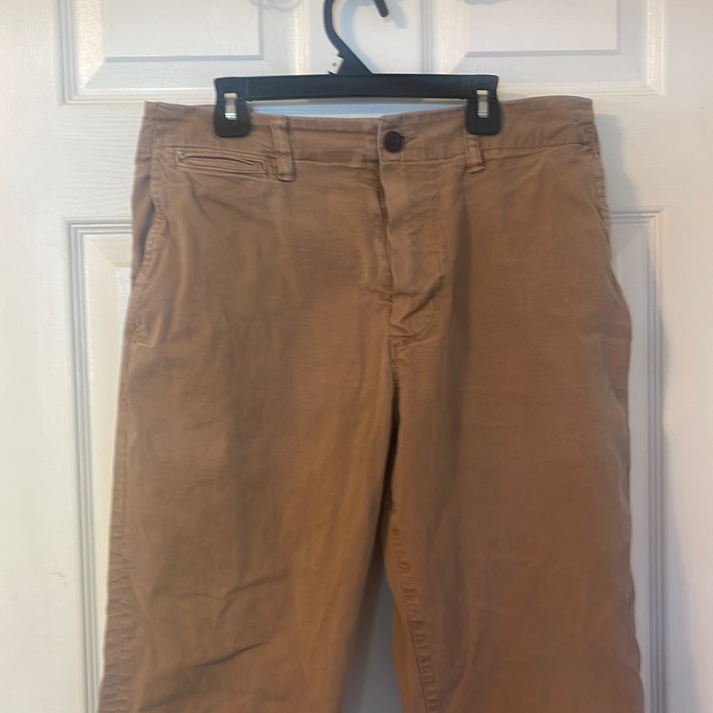 American Eagle Khakis Size 34x32